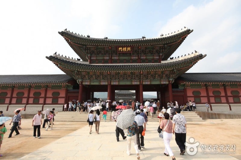 Gyeongbokgung Palace (Taegukgi-gil) (5/20)
