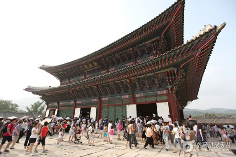 Gyeongbokgung Palace (Taegukgi-gil) (8/20)