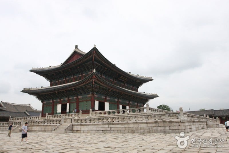 Gyeongbokgung Palace (Taegukgi-gil) (13/20)