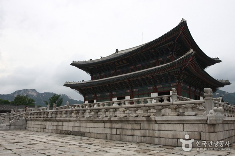Gyeongbokgung Palace (Taegukgi-gil) (15/20)