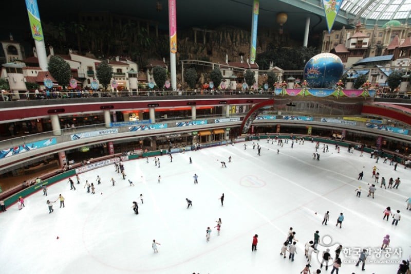 Lotte World Daily Pass Discount Ticket (1/64)