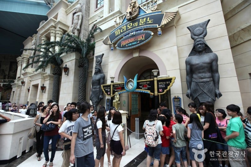 Lotte World Daily Pass Discount Ticket (4/64)
