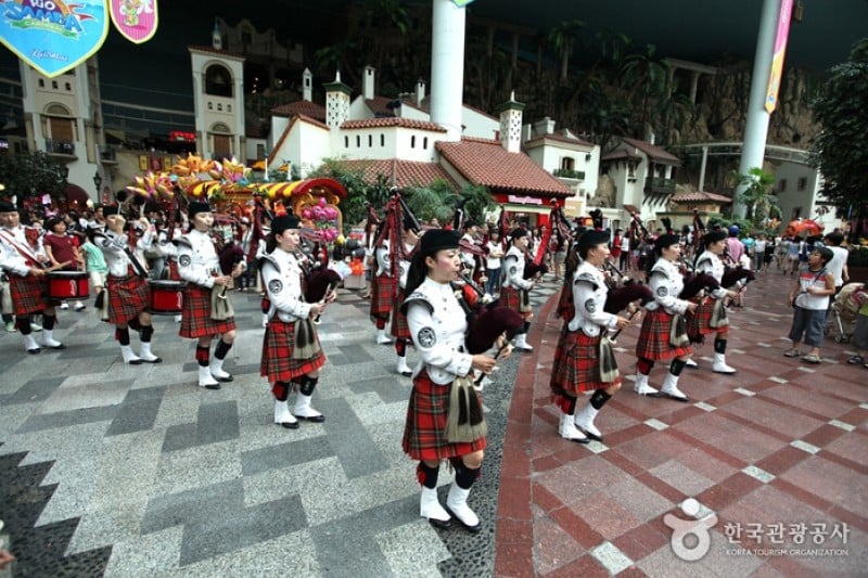 Lotte World Daily Pass Discount Ticket (5/64)