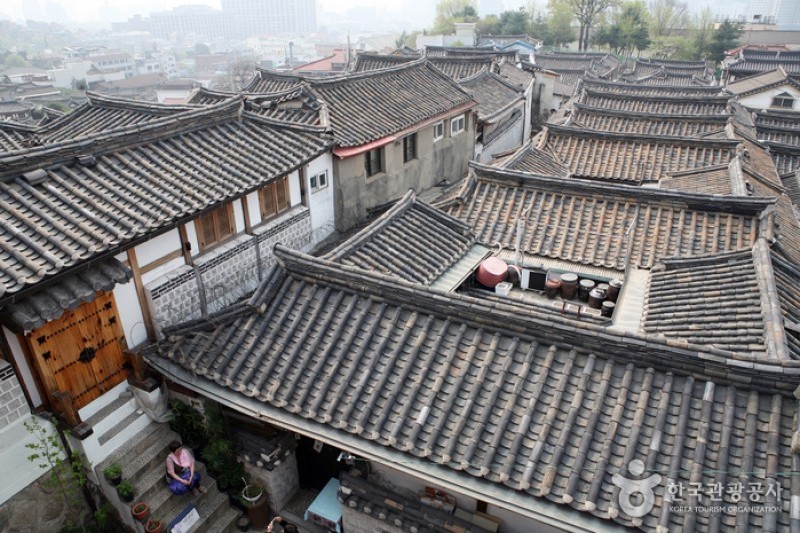 Bukchon Hanok Village (1/25)