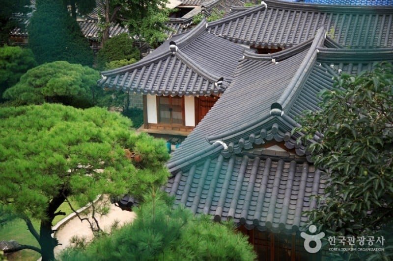 Bukchon Hanok Village (15/25)