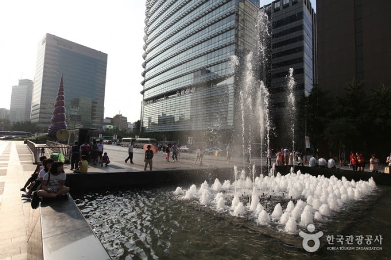 Cheonggyecheon Stream & Cheonggye Plaza (11/17)