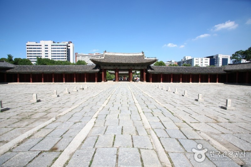 Changgyeonggung Palace (22/32)