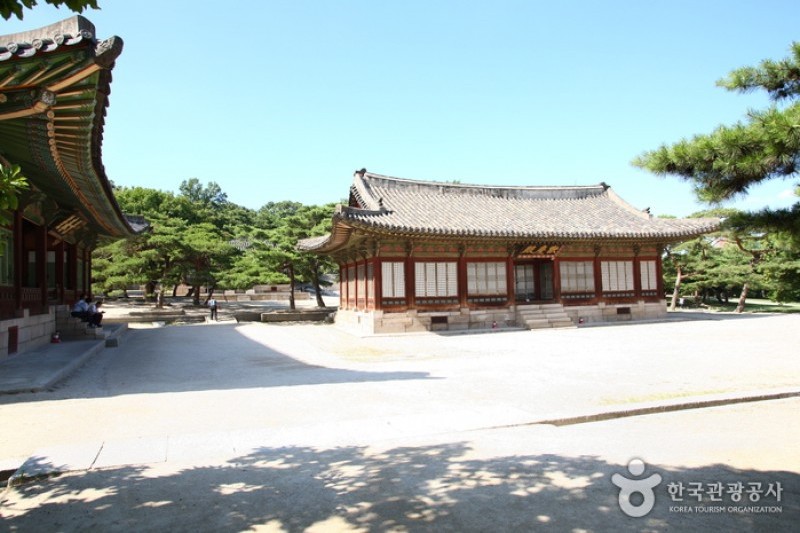Changgyeonggung Palace (26/32)