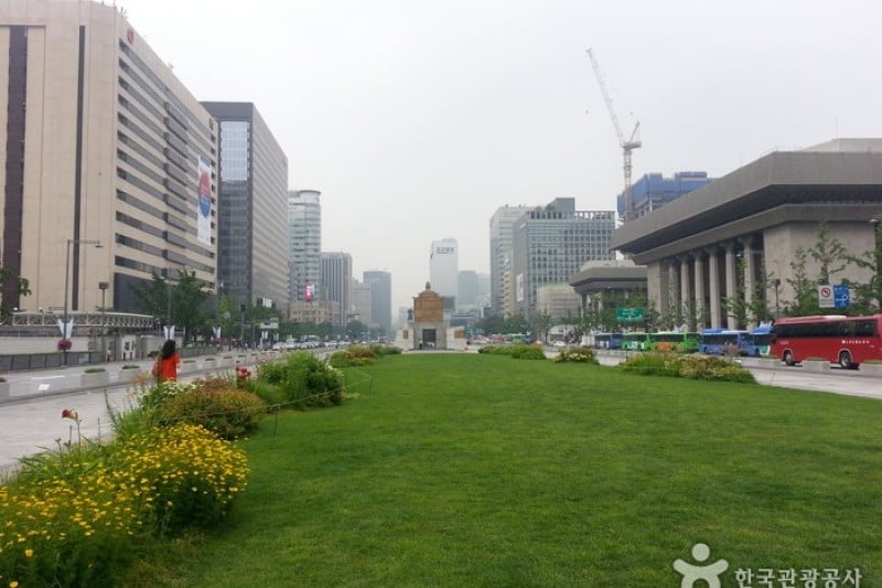 Gwanghwamun Square (15/43)