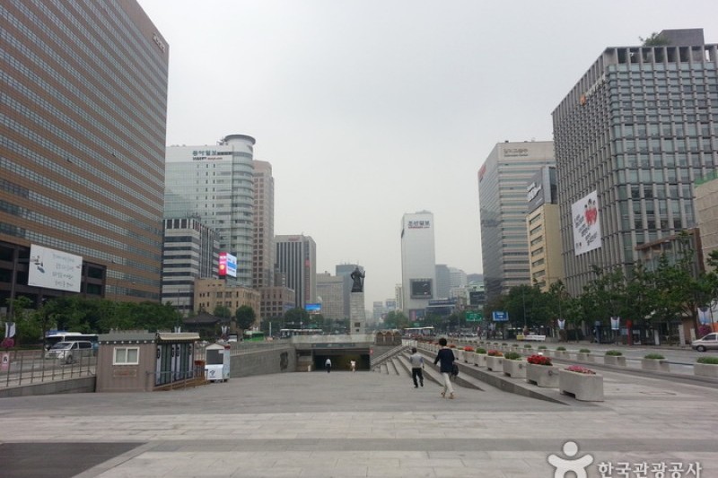 Gwanghwamun Square (20/43)