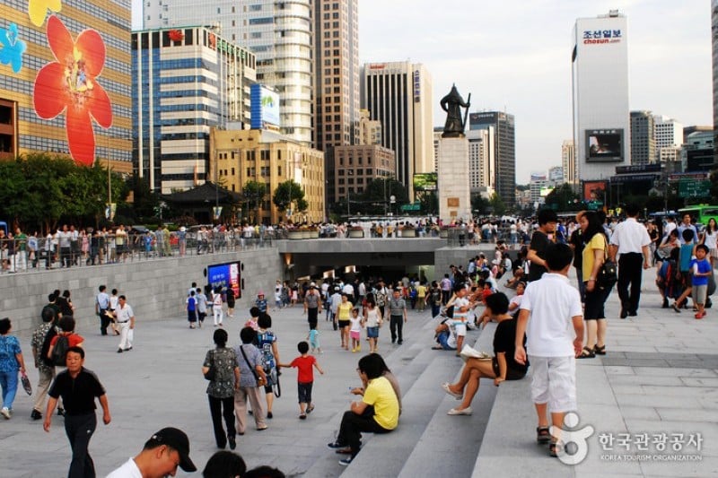 Gwanghwamun Square (26/43)