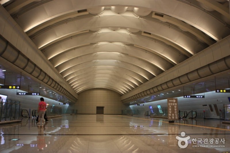 Seoul (Gyeongbu/Yeongdong Line) Express Bus Terminal (2/2)