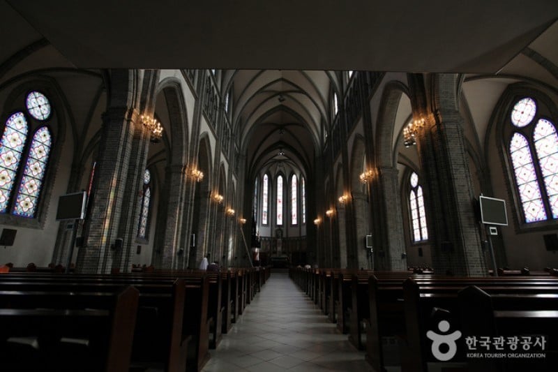 Myeong-dong Cathedral (2/11)