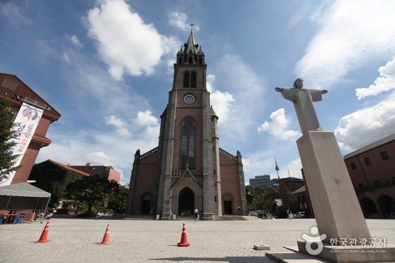 Myeong-dong Cathedral (6/11)