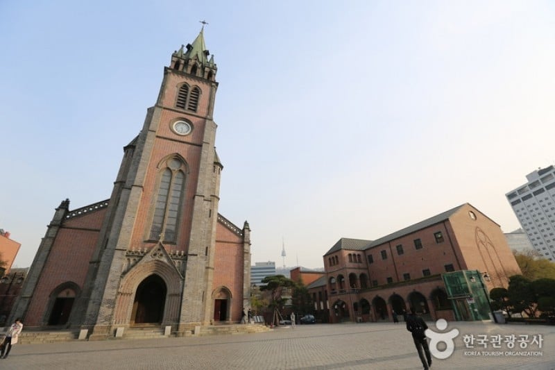 Myeong-dong Cathedral (8/11)