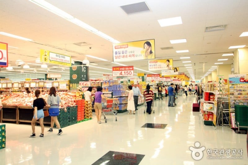 E-Mart - Yeongdeungpo Branch  (1/10)