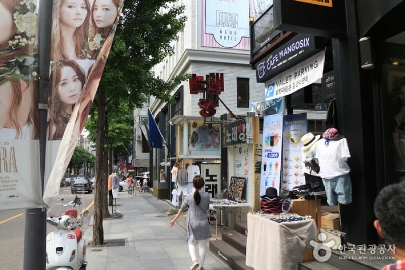 Sinsadong Garosu-gil Road (3/11)