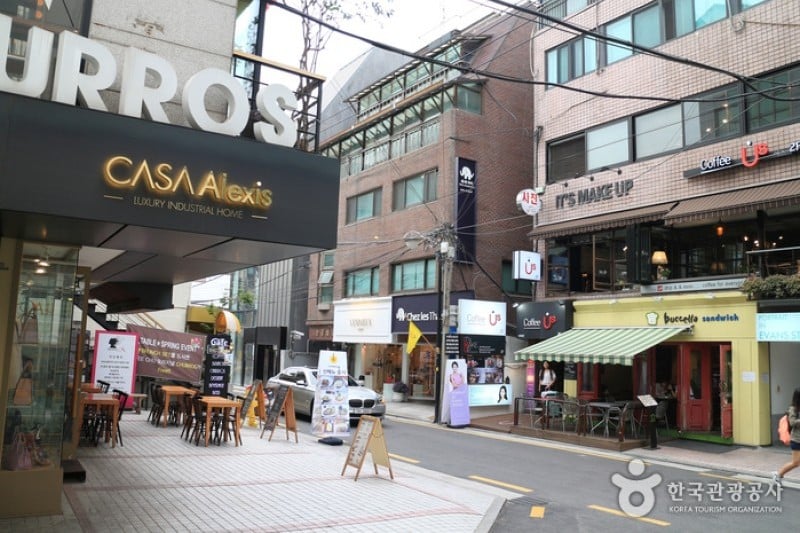 Sinsadong Garosu-gil Road (5/11)