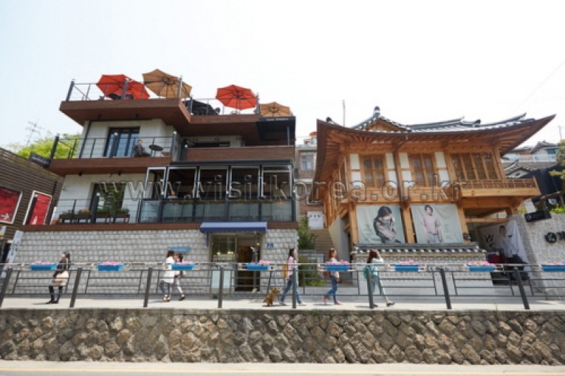 Samcheongdong-gil Road (2/38)