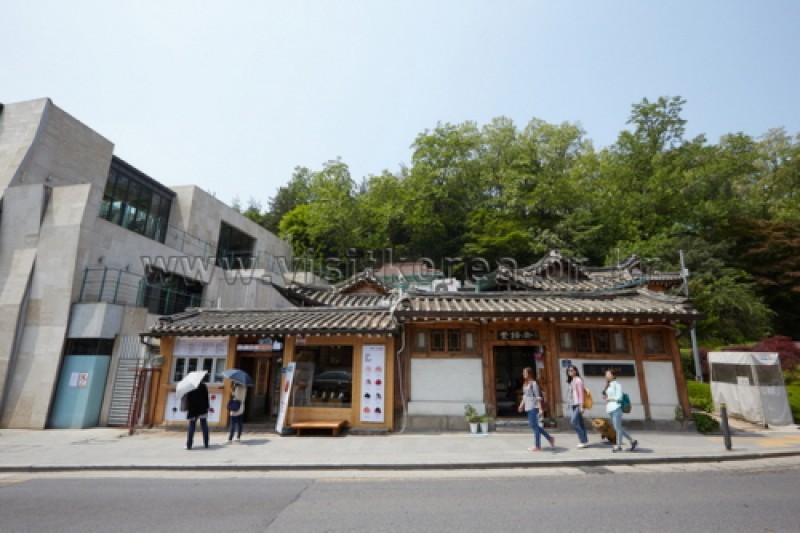 Samcheongdong-gil Road (6/38)