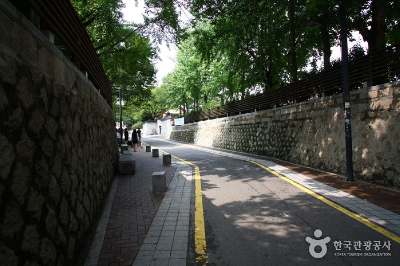 Samcheongdong-gil Road (16/38)