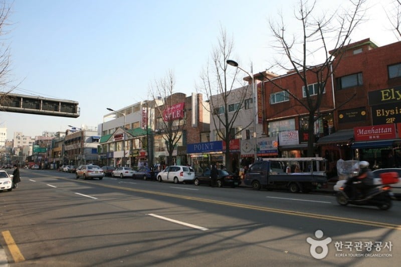 Itaewon Shopping Street (3/5)