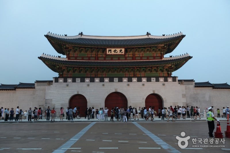 Gwanghwamun Gate (10/17)
