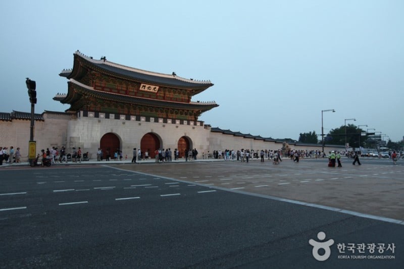 Gwanghwamun Gate (11/17)