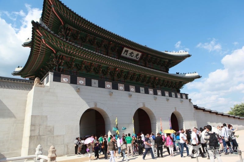 Gwanghwamun Gate (13/17)