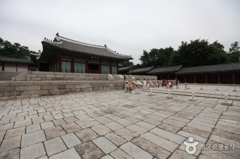 Gyeonghuigung Palace (6/25)
