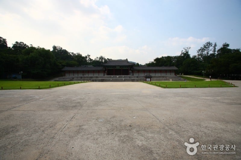 Gyeonghuigung Palace (16/25)