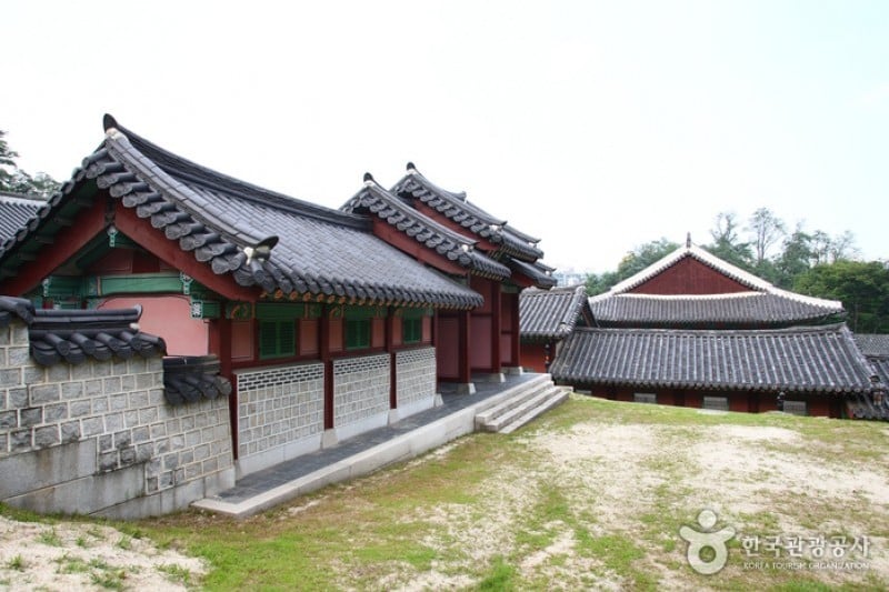 Gyeonghuigung Palace (24/25)