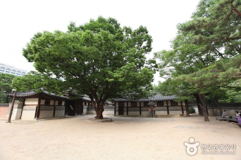 Unhyeongung Royal Residence (3/12)