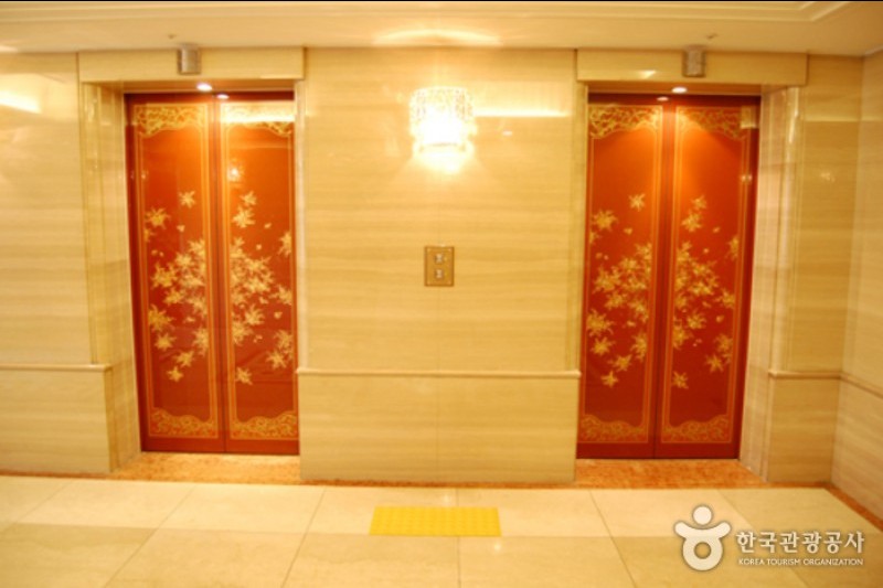 Lotte Hotel Seoul (2/10)