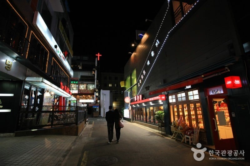 Daehangno Street (University Street) (2/32)