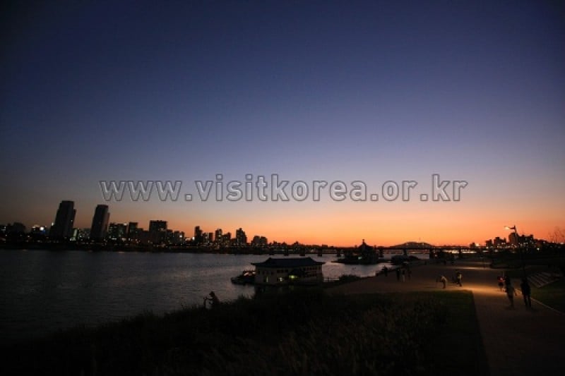 Ttukseom Hangang Park (1/30)