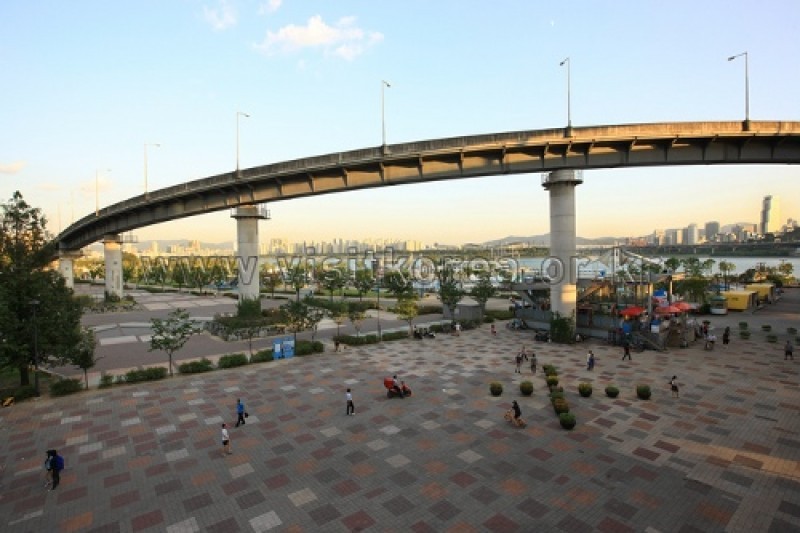 Ttukseom Hangang Park (17/30)
