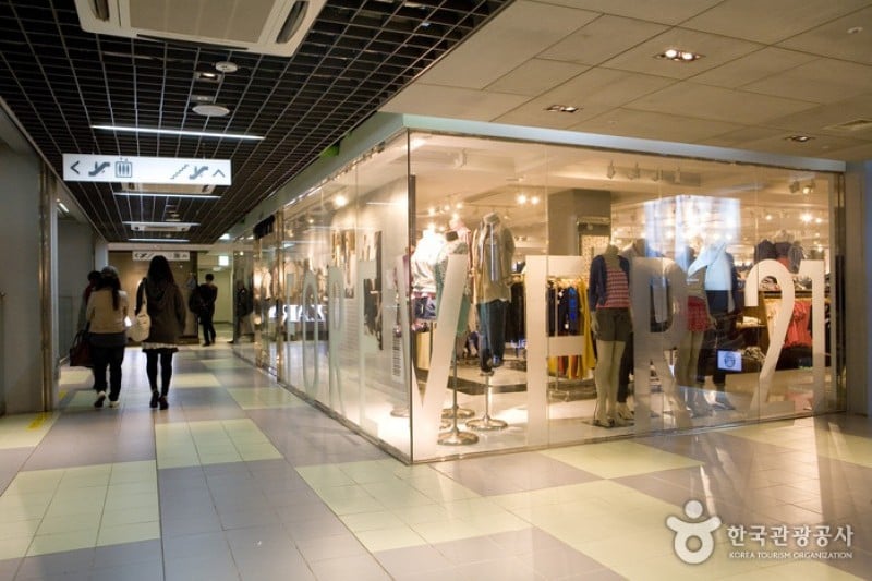 M-Plaza  (4/17)