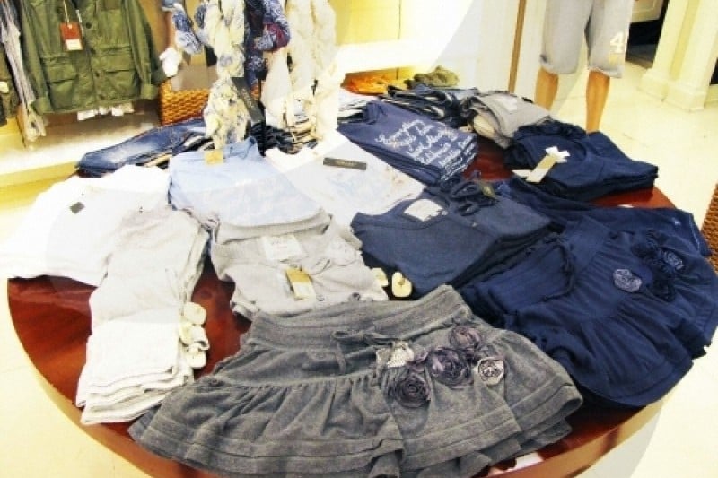 WHO.A.U - Myeongdong Branch  (2/6)