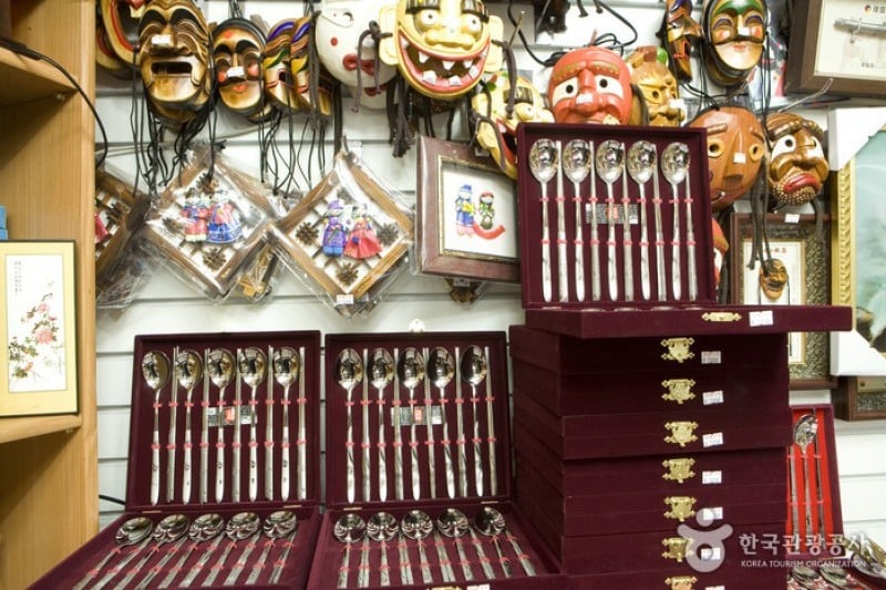 Korean Souvenir  (5/10)
