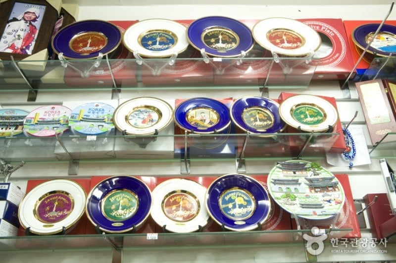 Korean Souvenir  (9/10)