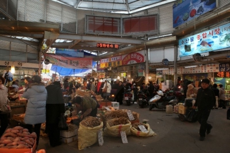 Seoul Gyeongdong Market  (2/7)