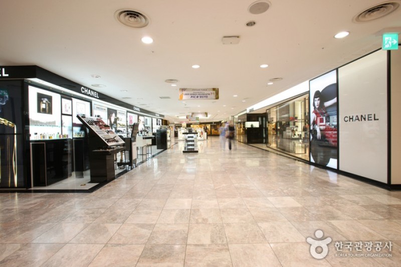 Lotte Duty Free Shop - Lotte World Tower Branch  (1/29)