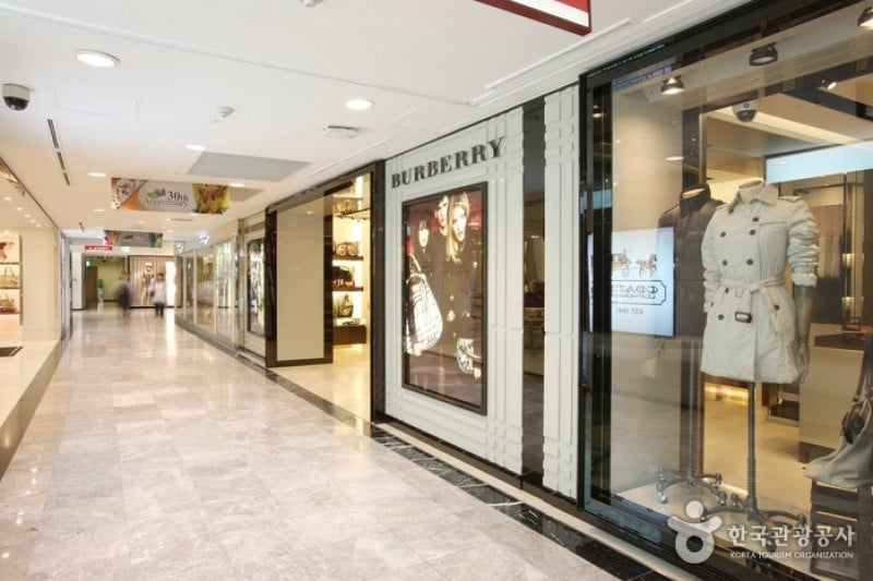 Lotte Duty Free Shop - Lotte World Tower Branch  (17/29)