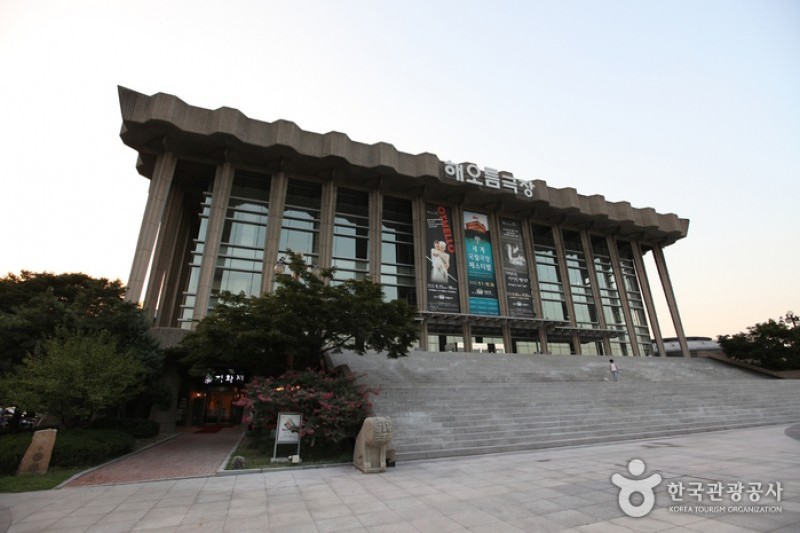 National Theater of Korea  (2/8)