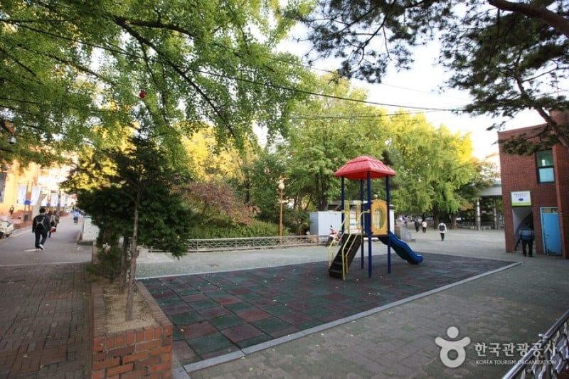 Marronnier Park  (12/18)