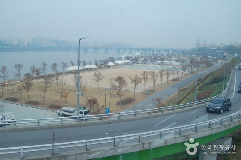 Café Rainbow - Hannam Bridge Lookout Lounge  (4/12)