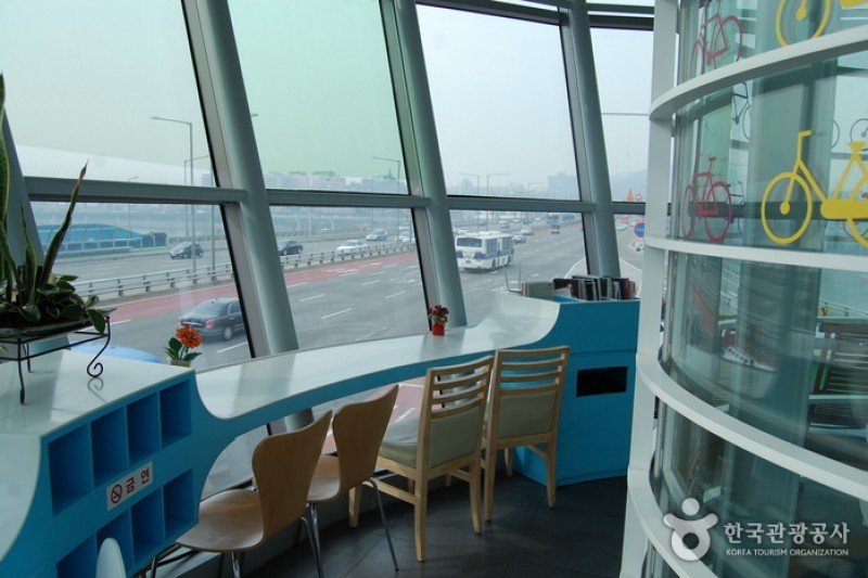 Café Rainbow - Hannam Bridge Lookout Lounge  (5/12)