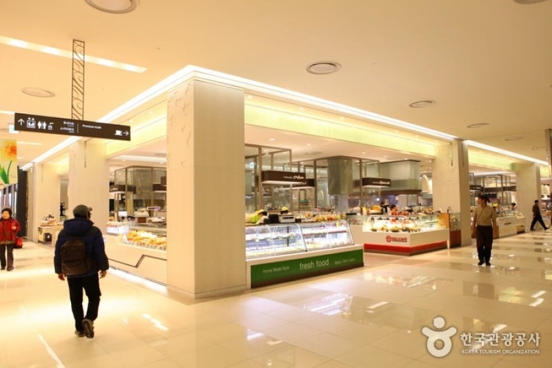 Lotte Mall - Gimpo Airport Branch  (3/6)