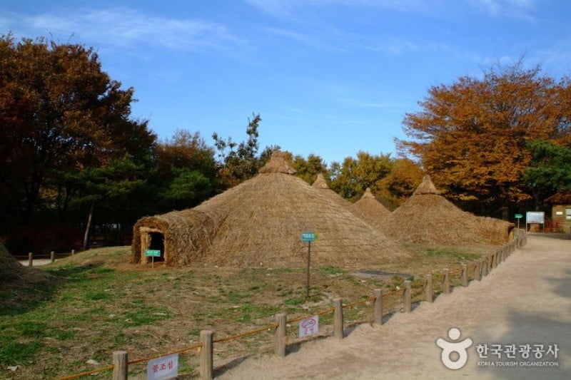 Amsa-dong Prehistoric Settlement Site  (1/12)